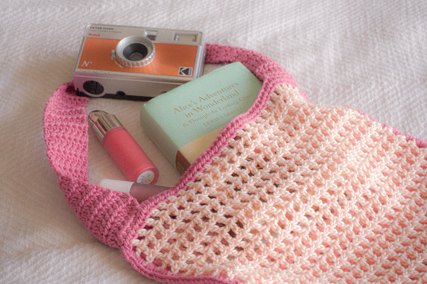 Pattern - Pink Pony Tote - English