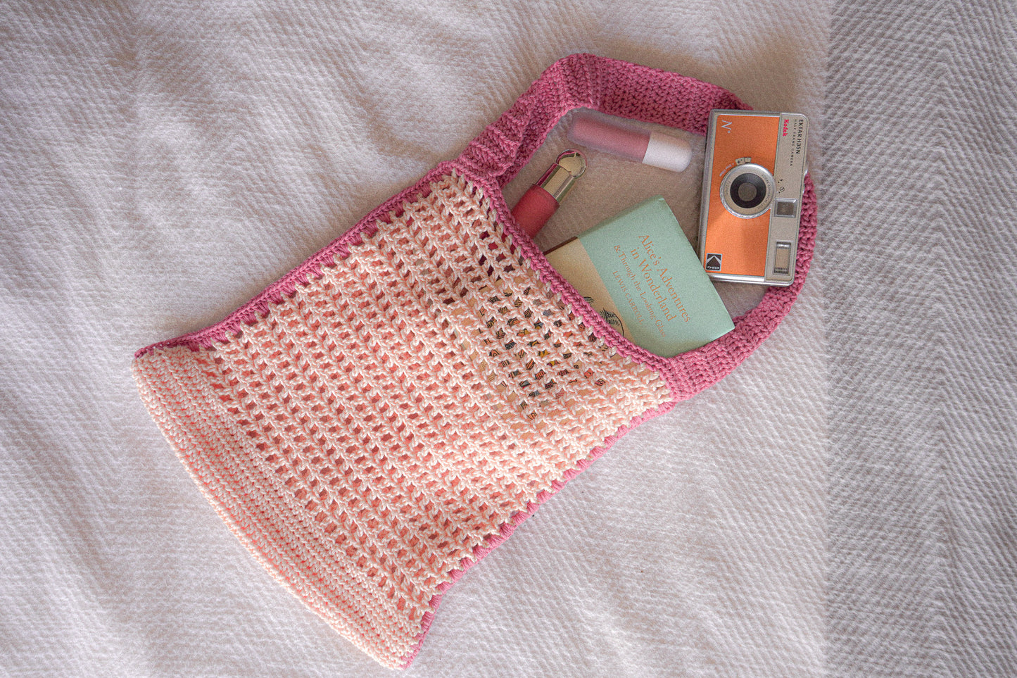 Pattern - Pink Pony Tote - English
